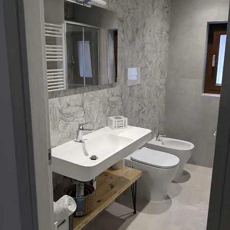 Vico Terzo Bed & Breakfast Deliceto